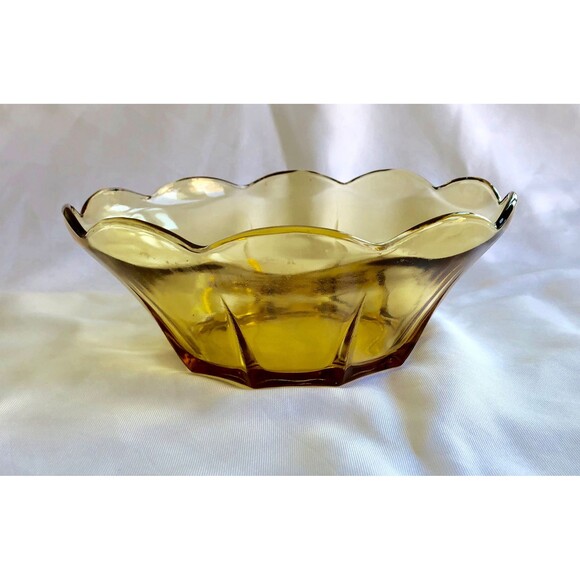 VINTAGE Dessert/salad bowl, Tulip Shaped, Anchor Hocking Swedish Modern Amber. - Picture 4 of 4